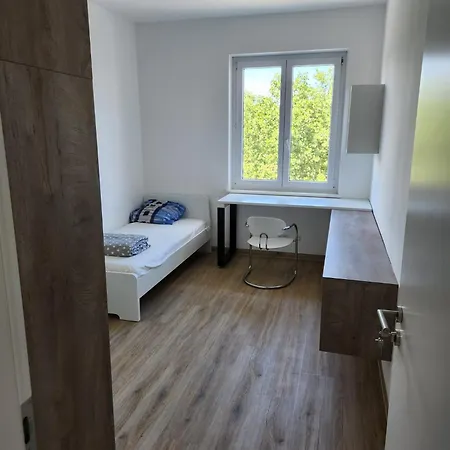 Monteurzimmer Ost Apartman *